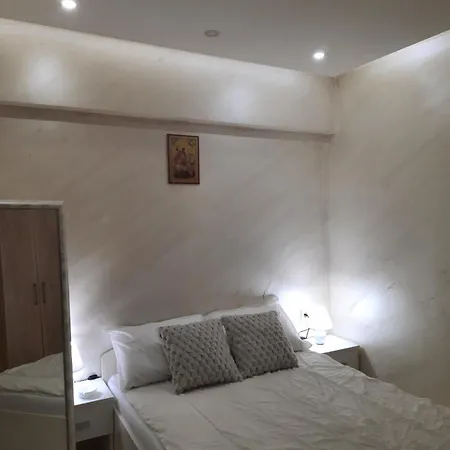 Center Apartment *