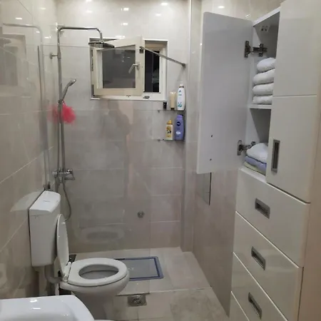Center Apartment *